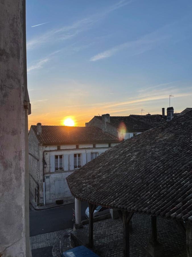 Auberge Du Boisne Villebois-Lavalette Kültér fotó
