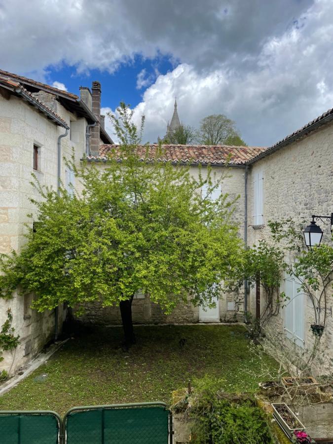 Auberge Du Boisne Villebois-Lavalette Kültér fotó